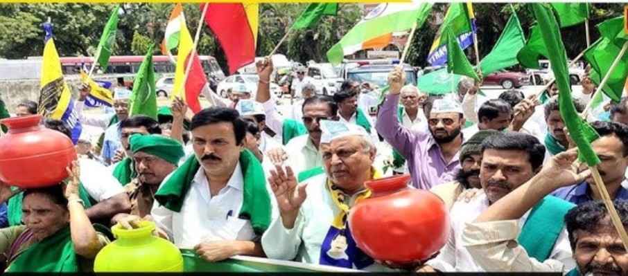 ನೀರಿಗಾಗಿ ಬೀದಿಗಿಳಿದ ಅನ್ನದಾತರು: ಕೃಷಿ ವಲಯದಲ್ಲಿ ತಲ್ಲಣ