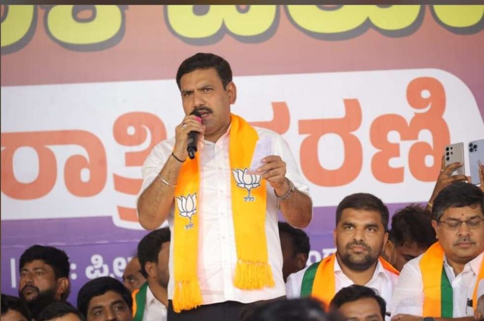 ರಾಜಕೀಯ ಆಯಾಮ ಮತ್ತು ಪ್ರತಿಪಕ್ಷಗಳ ಹೋರಾಟದ ತಂತ್ರ